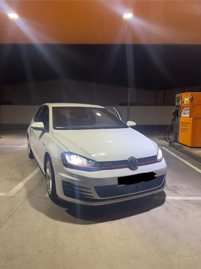 Volkswagen Golf GTI 2.0 TSI Performance 230 - 1