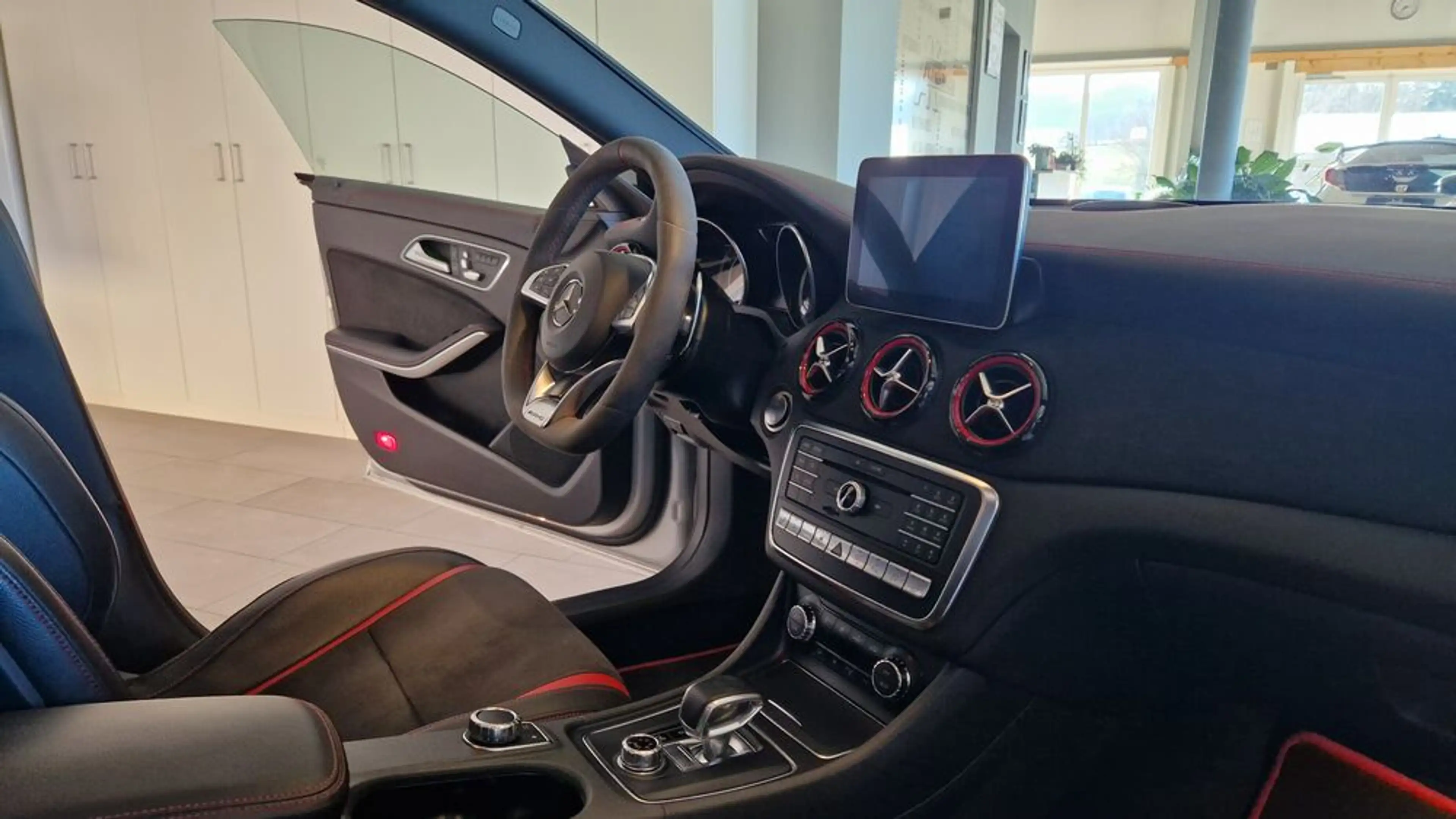 Mercedes-Benz CLA 45 AMG 4MATIC  Aut. ''Peformance-Sitze'' — photo 13