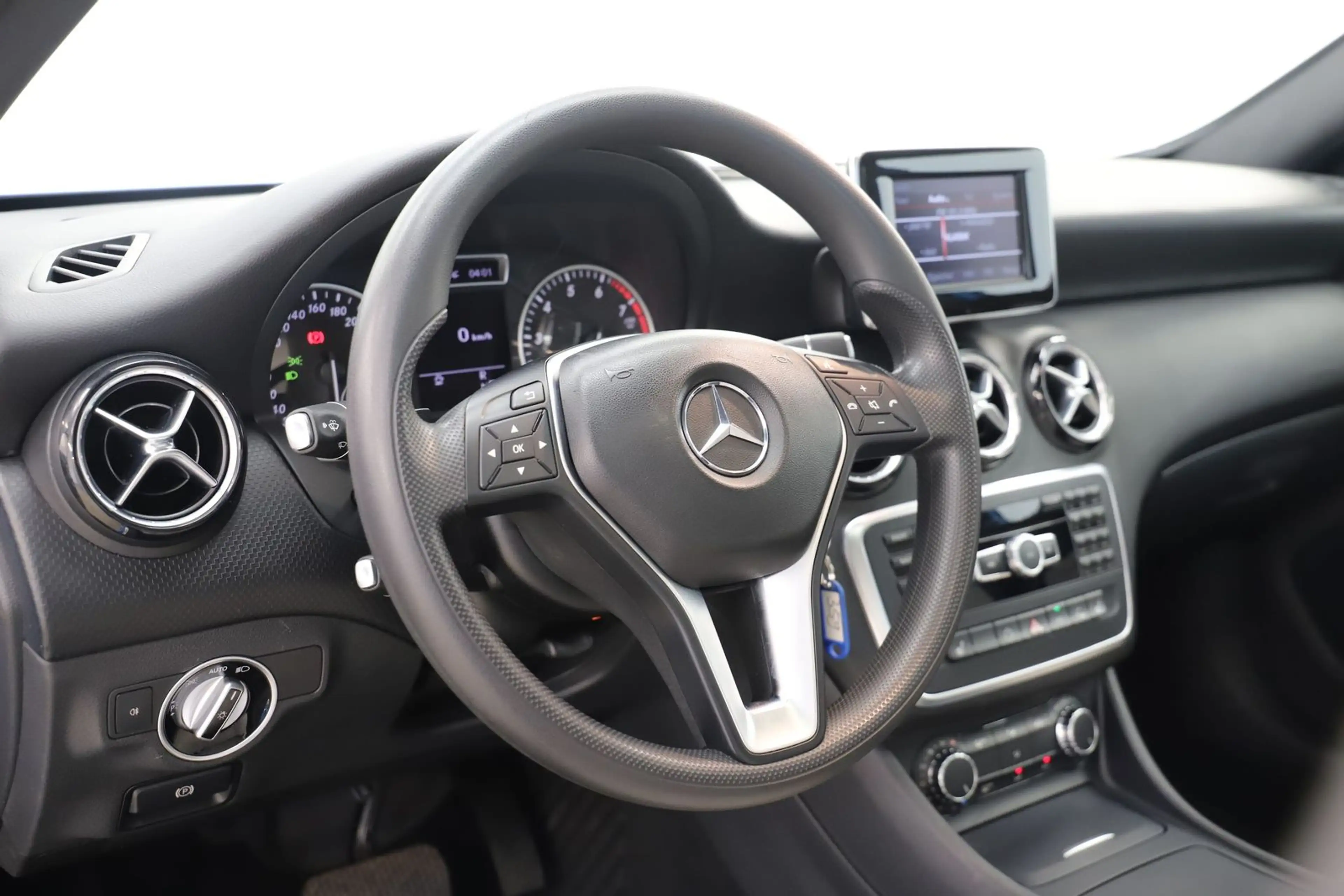 Mercedes-Benz A 200 BE 156PS Automatik Style Pano Leder Memory — photo 13