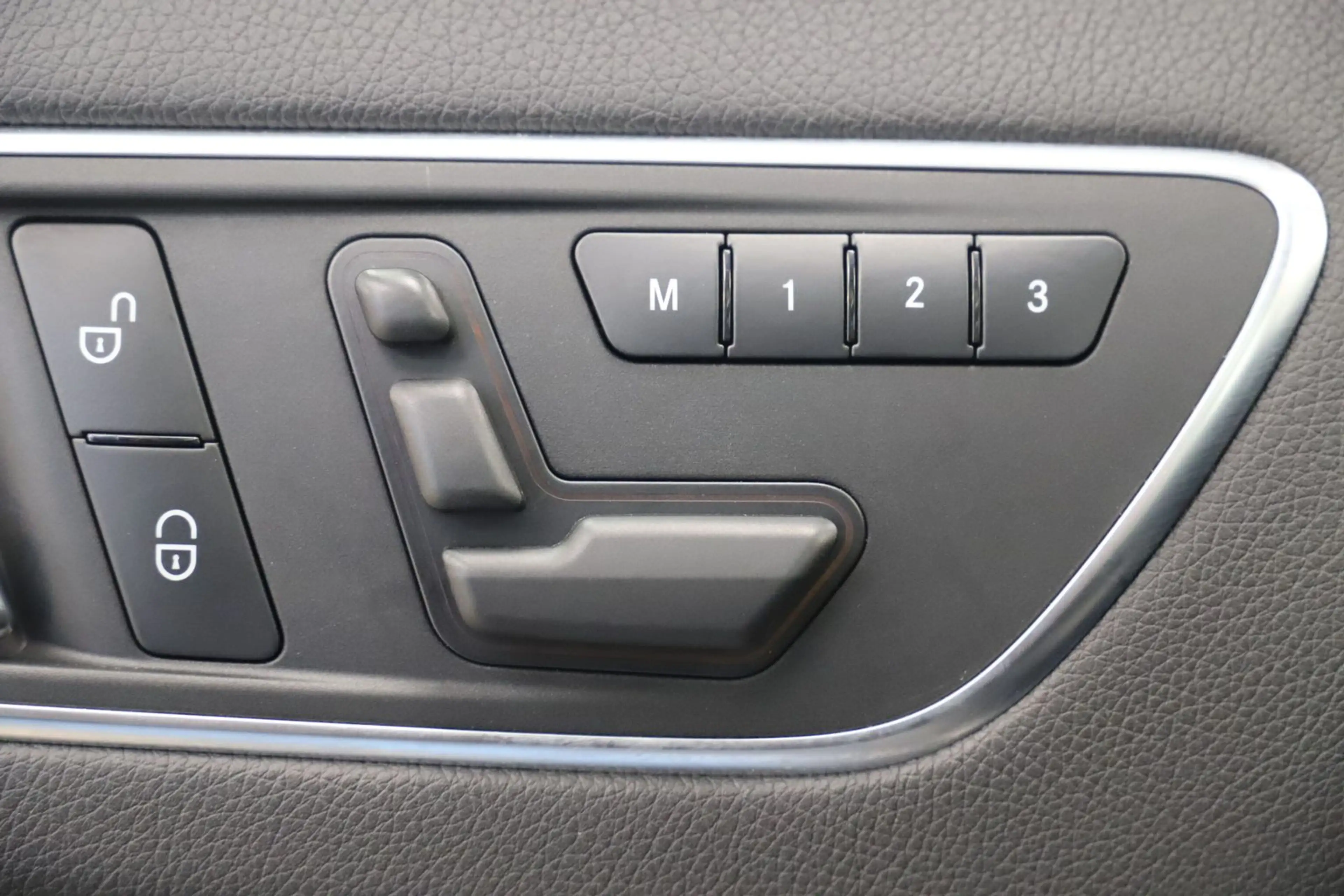 Mercedes-Benz A 200 BE 156PS Automatik Style Pano Leder Memory — photo 19