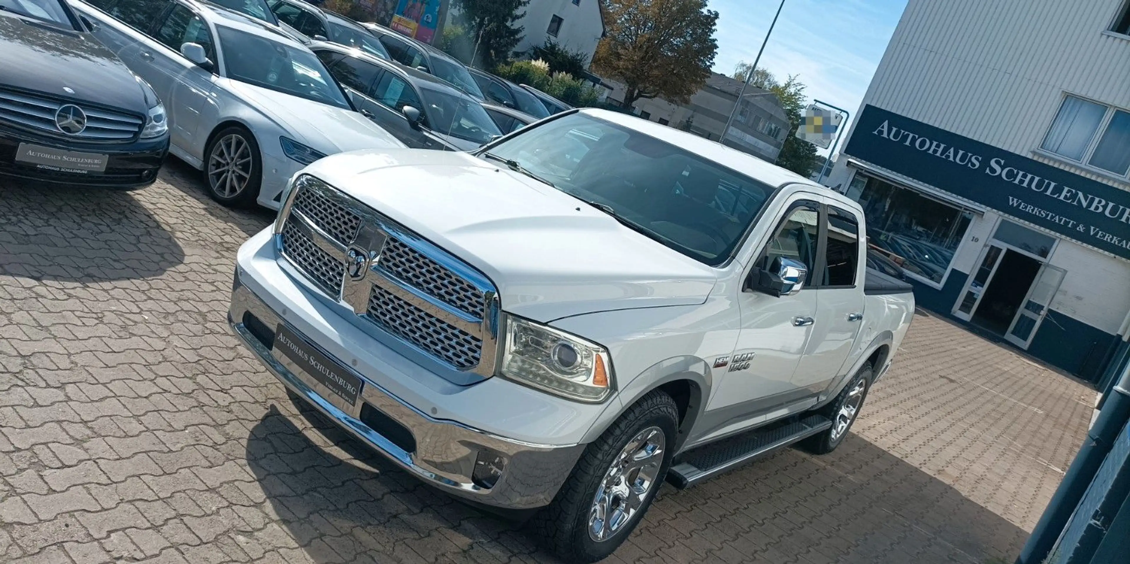 Dodge RAM 1500 5.7 Hemi Laramie Allrad Kamera Sitzheiz — photo 3