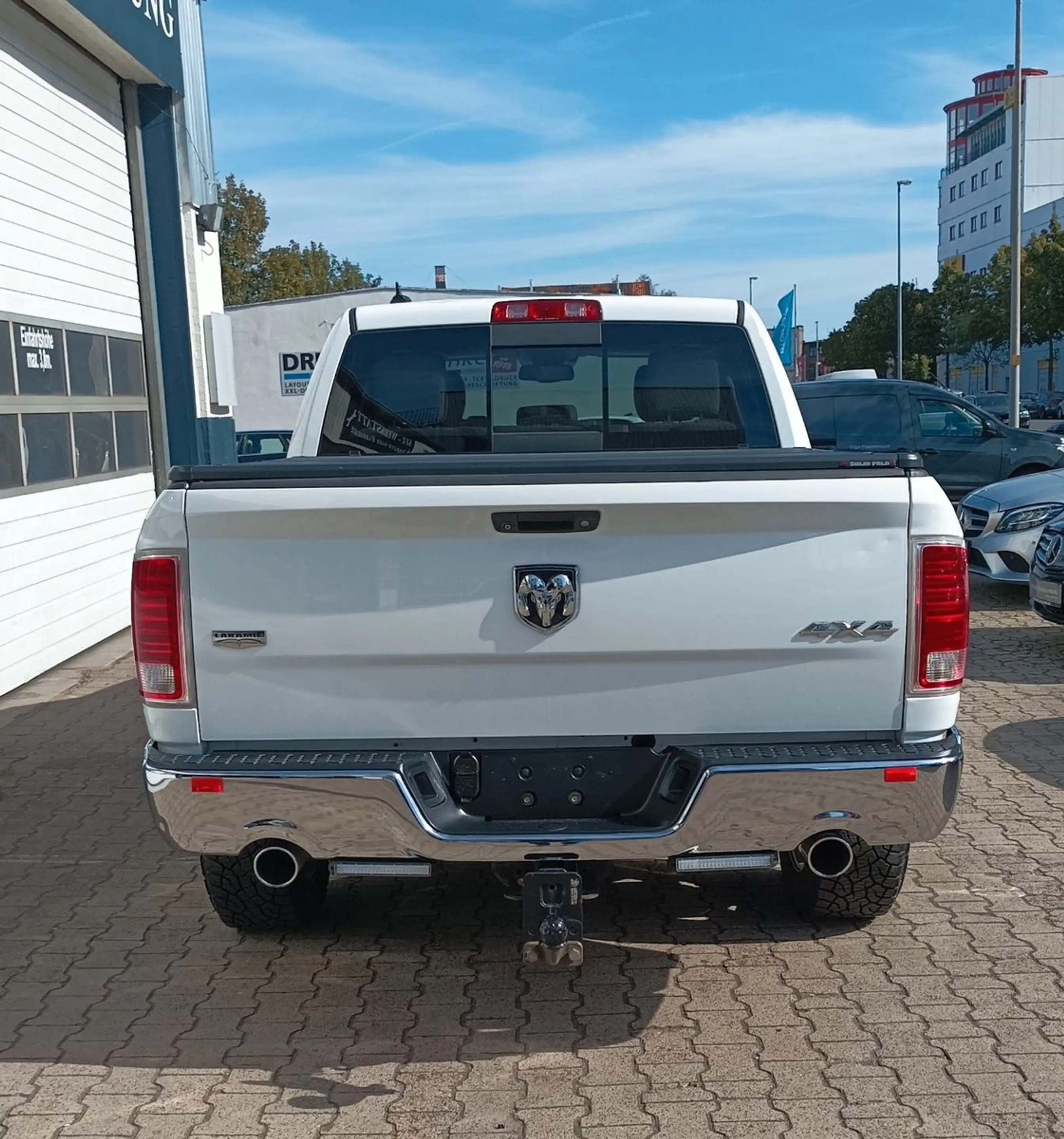 Dodge RAM 1500 5.7 Hemi Laramie Allrad Kamera Sitzheiz — photo 8
