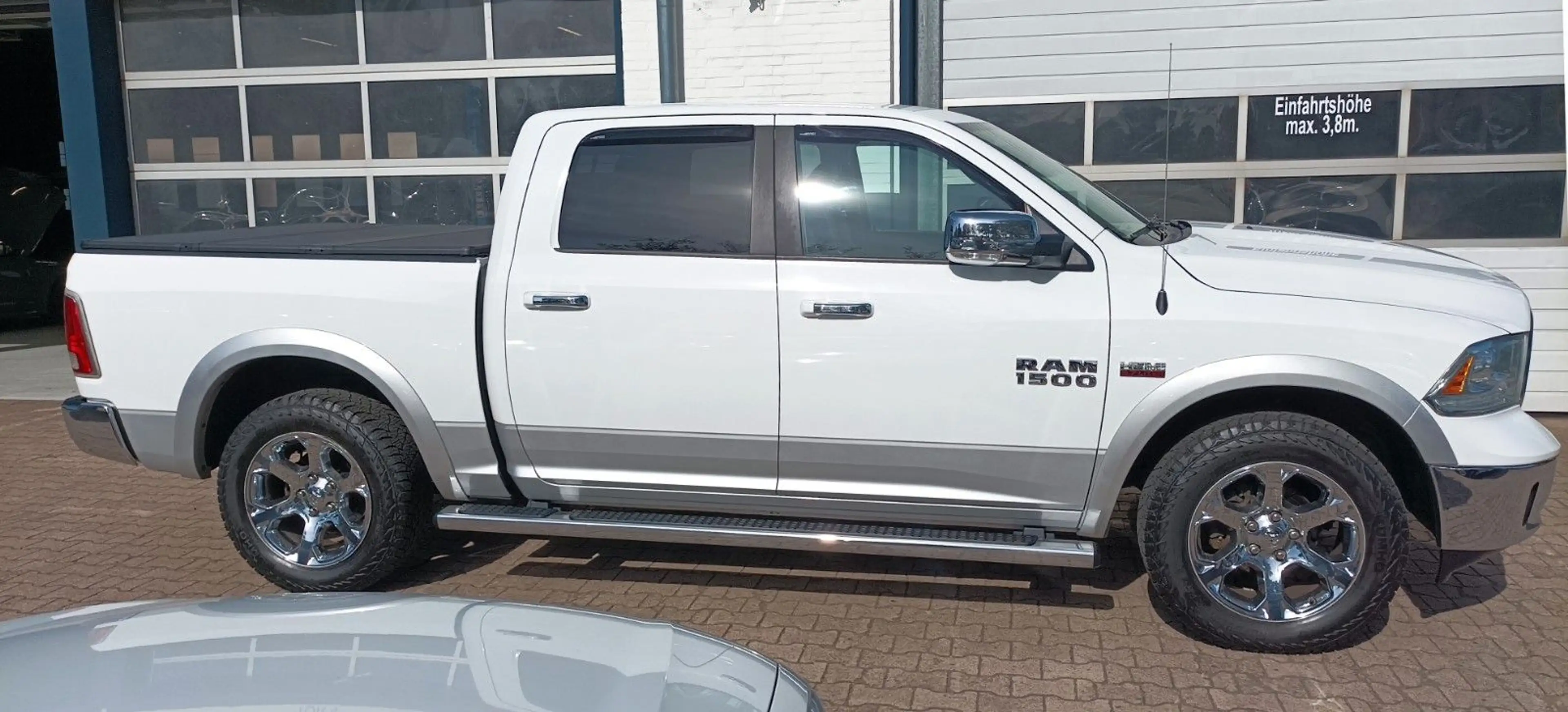 Dodge RAM 1500 5.7 Hemi Laramie Allrad Kamera Sitzheiz — photo 6