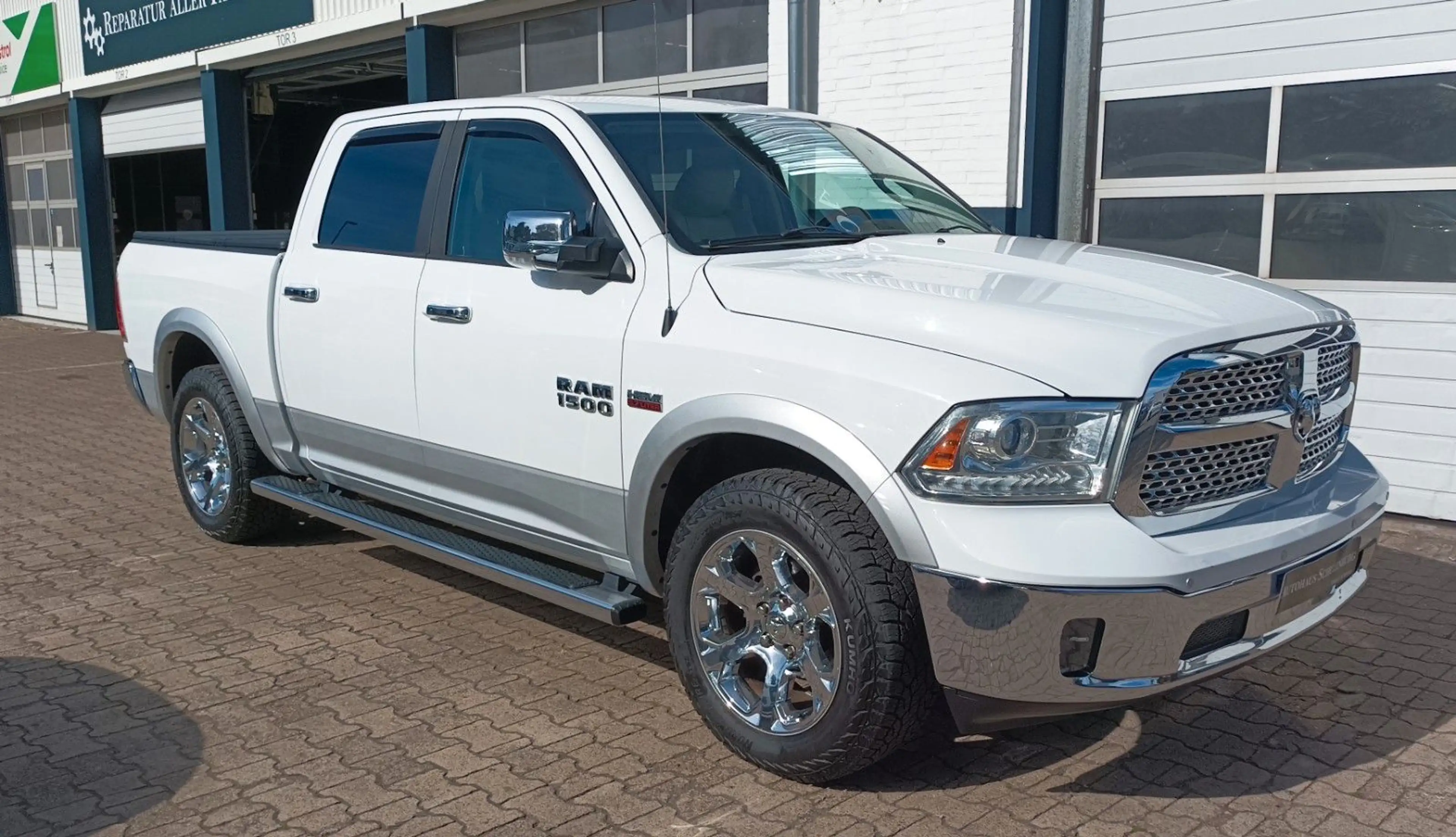 Dodge RAM 1500 5.7 Hemi Laramie Allrad Kamera Sitzheiz — photo 5