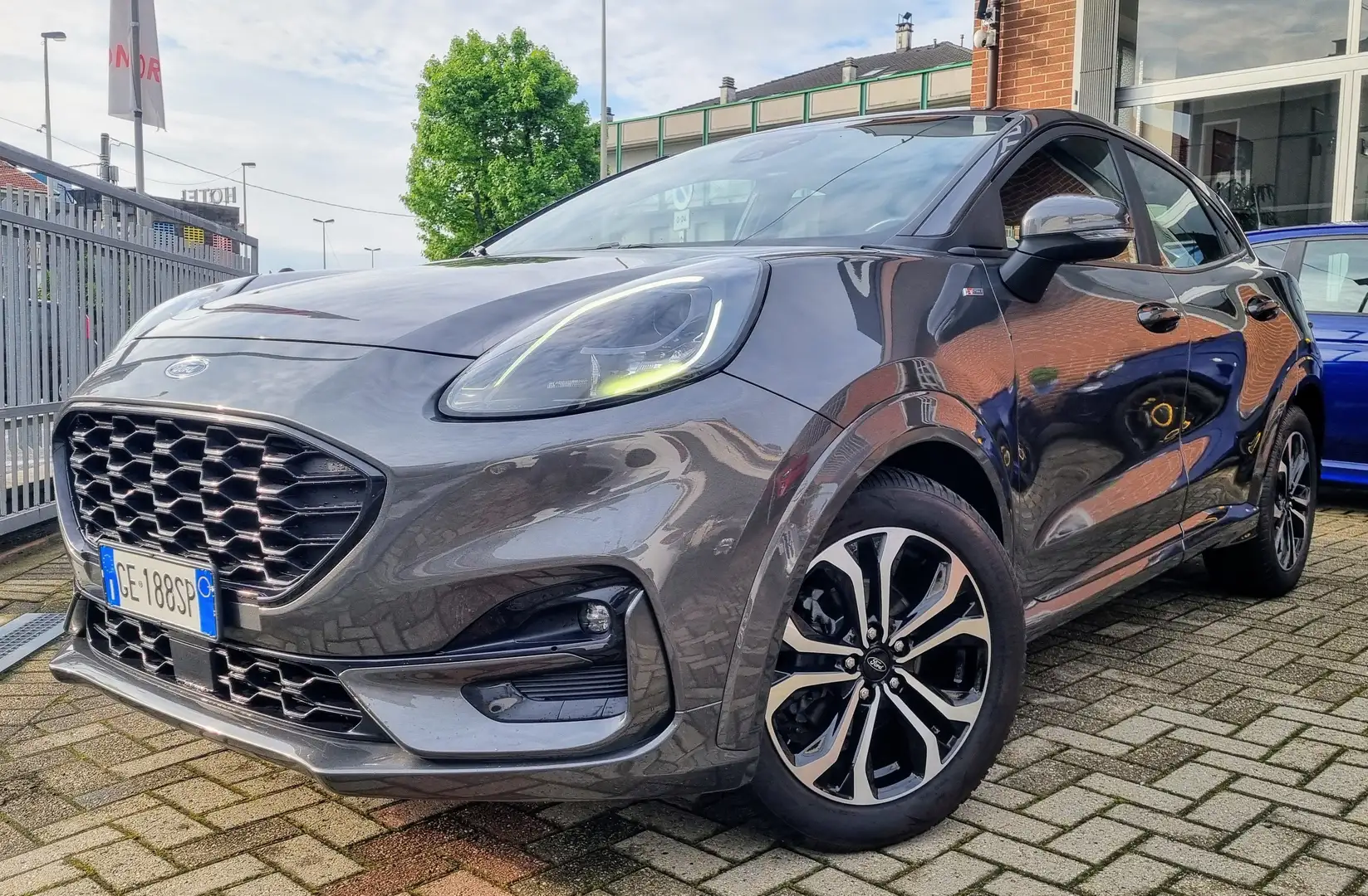 Ford Puma 1.0 125 Cv Mhev ST-Line Gris - 1