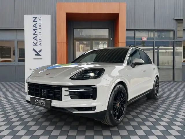 Porsche Cayenne main image