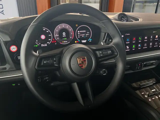 Porsche Cayenne view 9