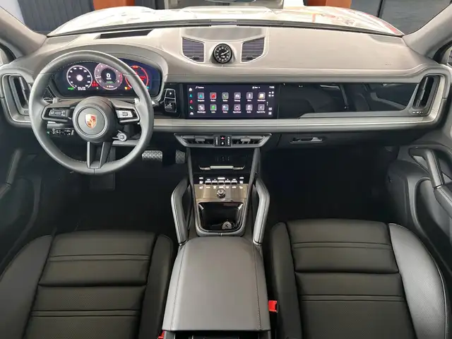 Porsche Cayenne view 7
