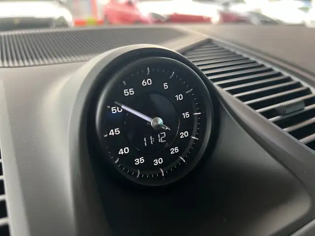 Porsche Cayenne view 14