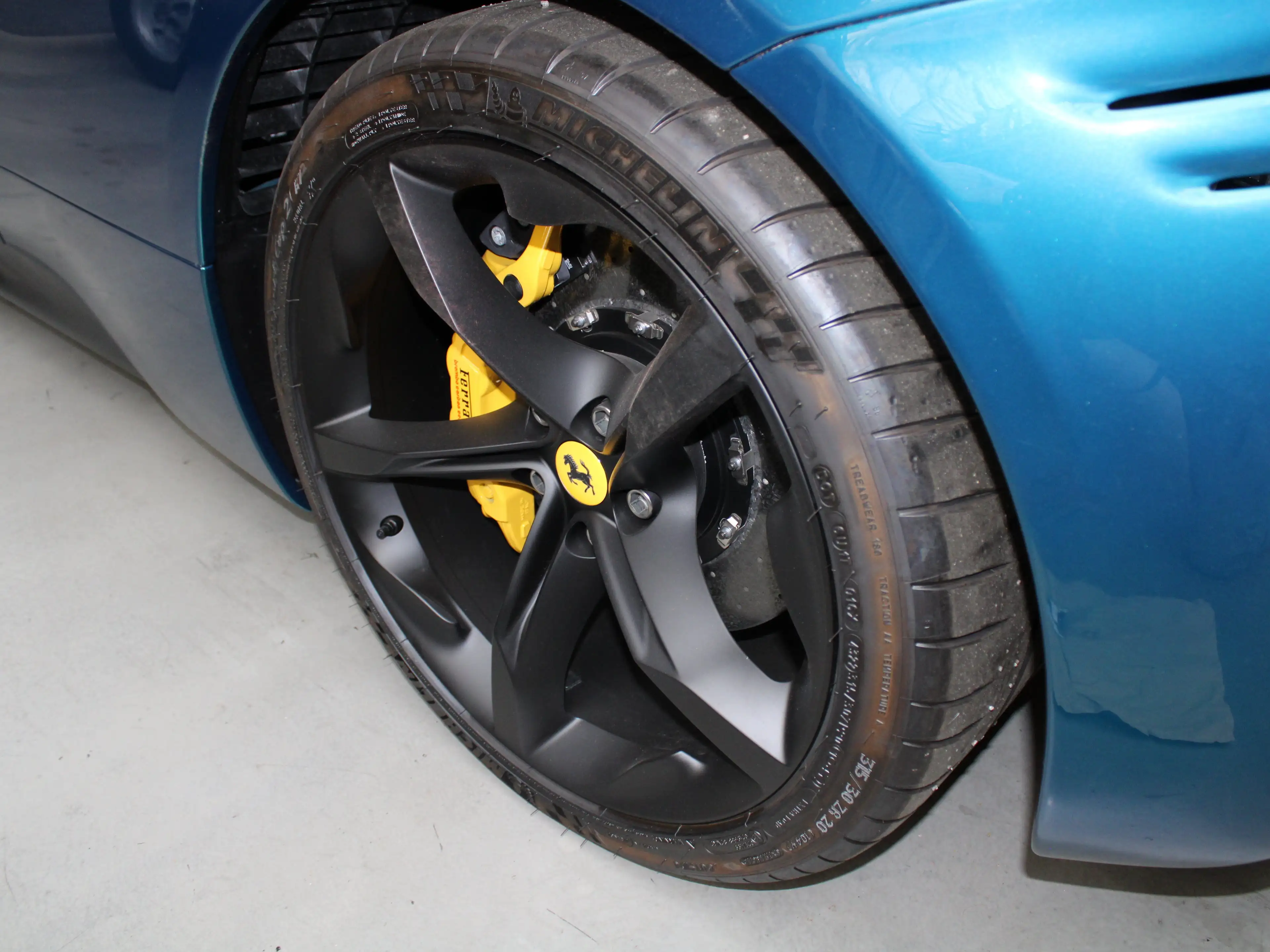 Ferrari SF90 Spider Calvacade Edition — photo 11