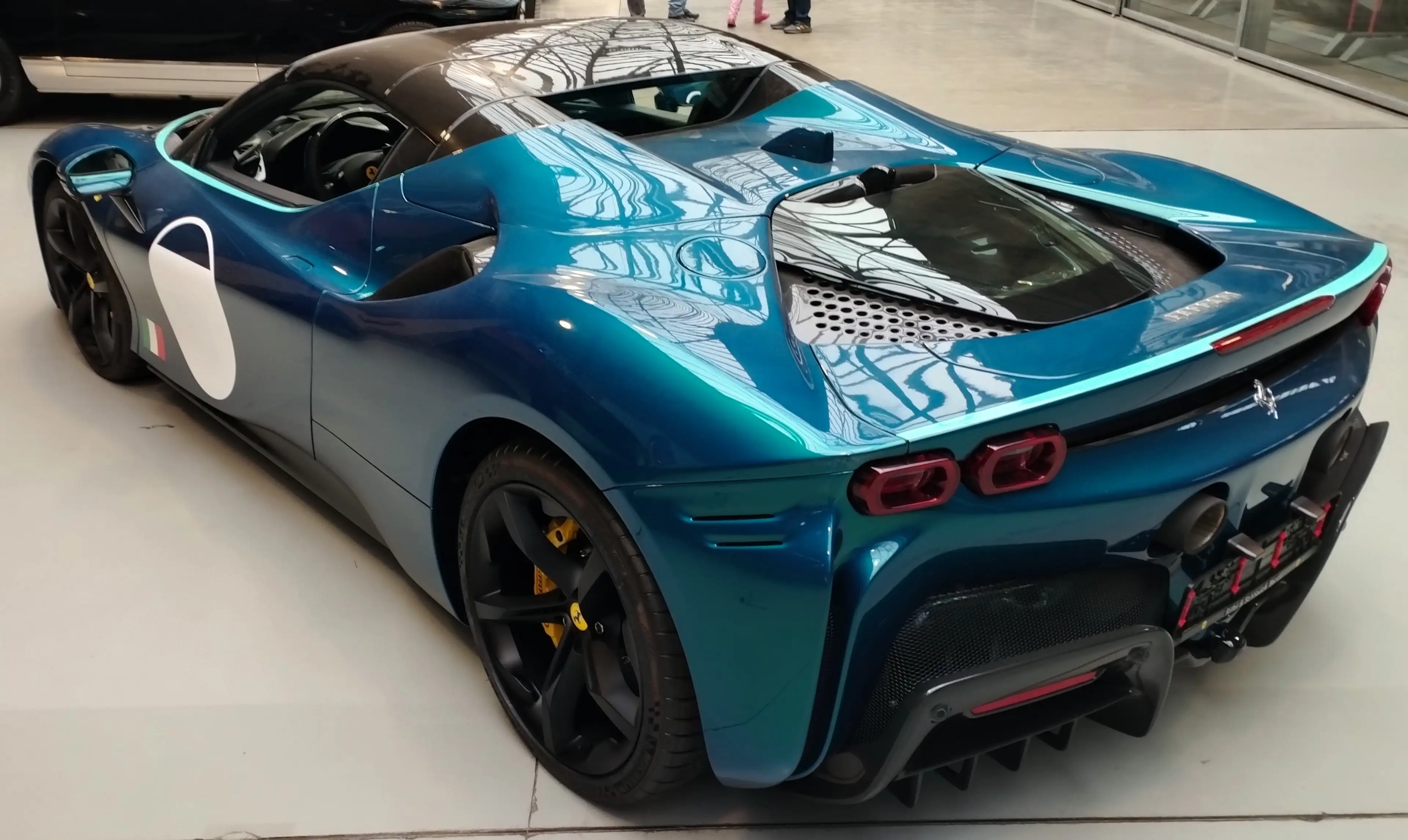 Ferrari SF90 Spider Calvacade Edition — photo 3