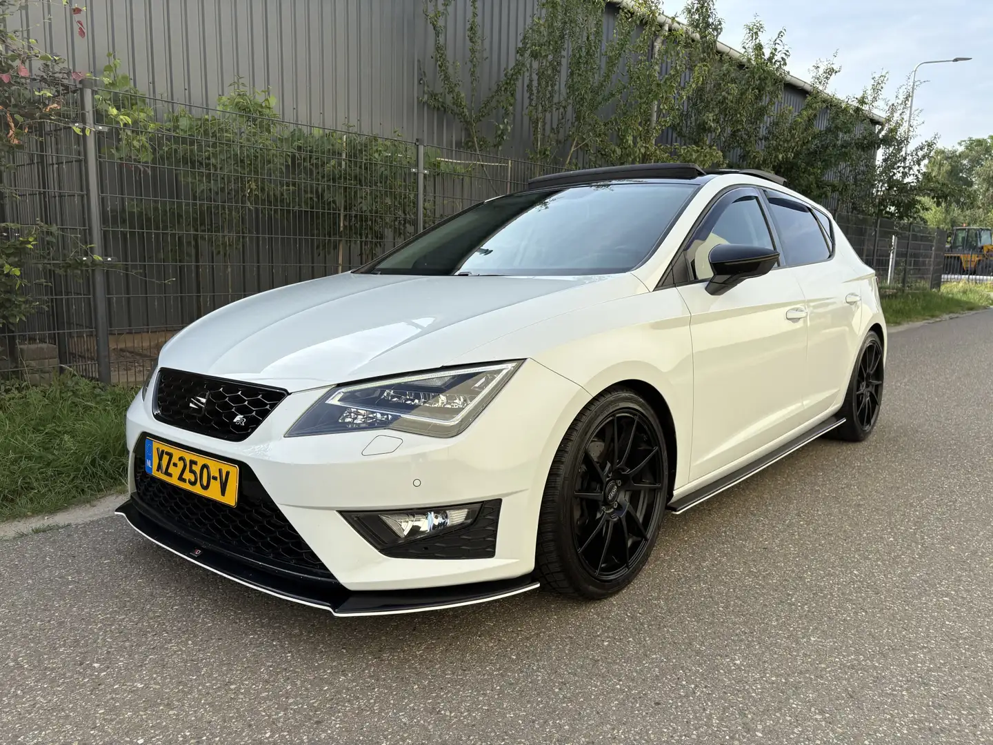 SEAT Leon 1.4 EcoTSI FR / PANORAMADAK / MAXTON PAKKET / NAVI Wit - 1
