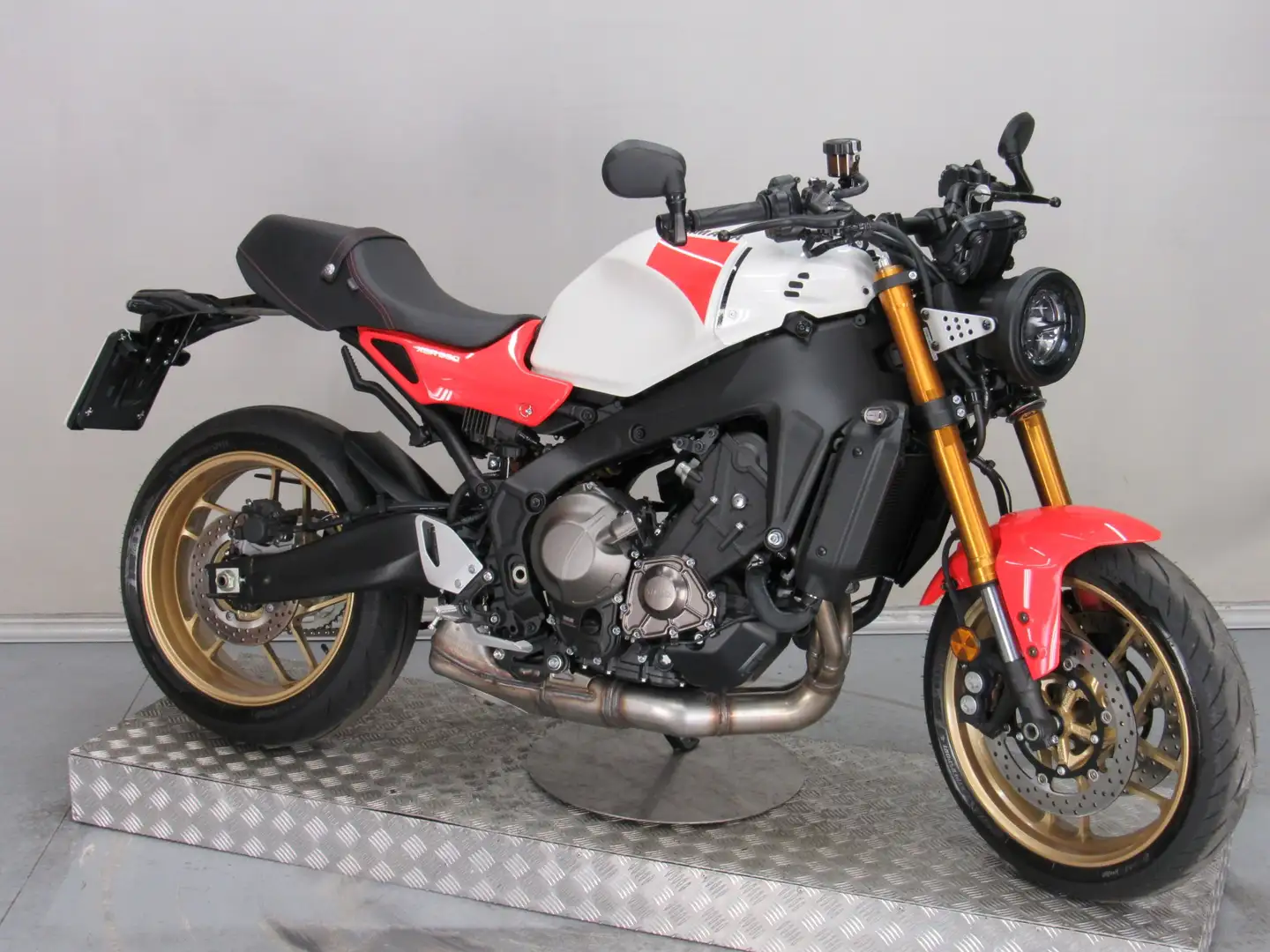 Yamaha XSR 900 ABS Alb - 2