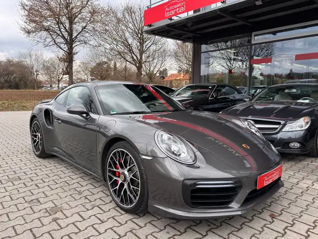 Porsche 911 view 14