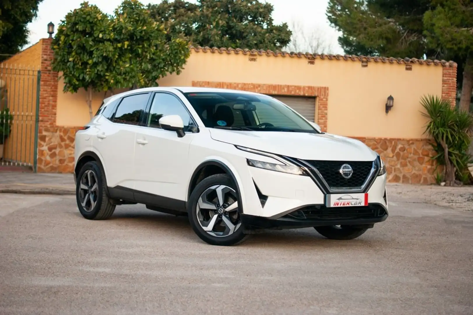 Nissan Qashqai DIG-T 116kW (158CV) mHEV Xtronic Tekna Weiß - 1