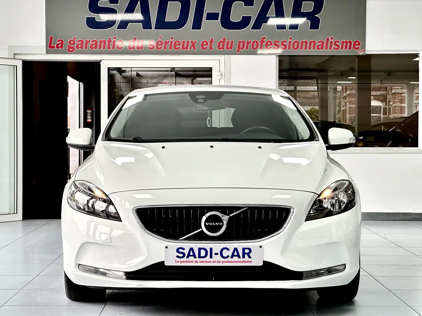 Volvo V40 2.0 D2 120cv - ETAT NEUF Blanc - 2
