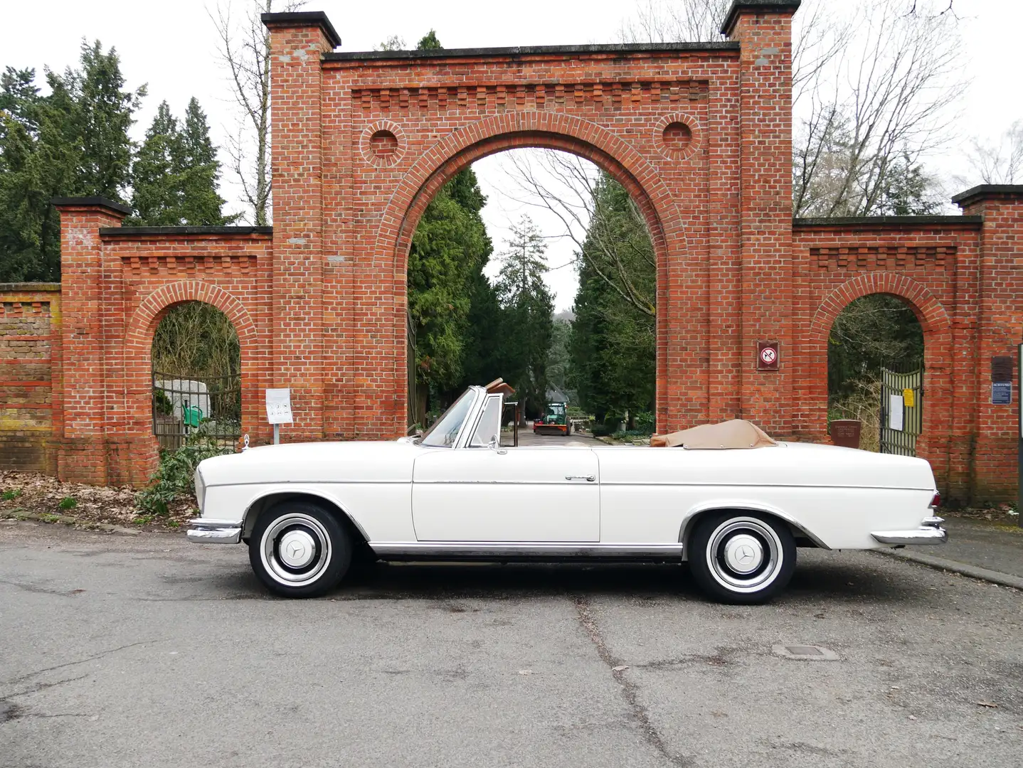 Mercedes-Benz 280 300 SE B Cabrio 1964 Білий - 1