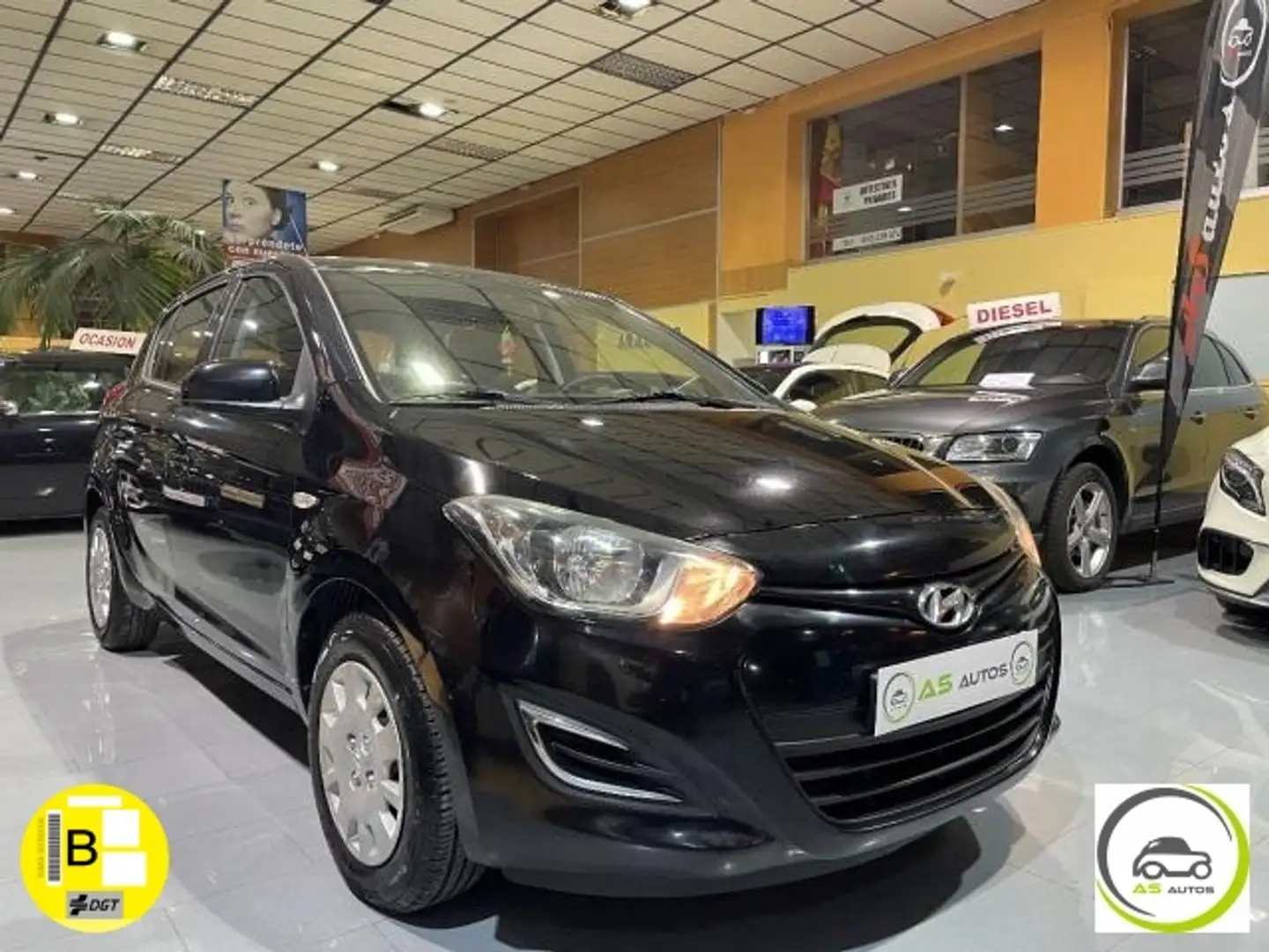 Hyundai i20 1.1 CRDi 5p. Classic Negro - 1