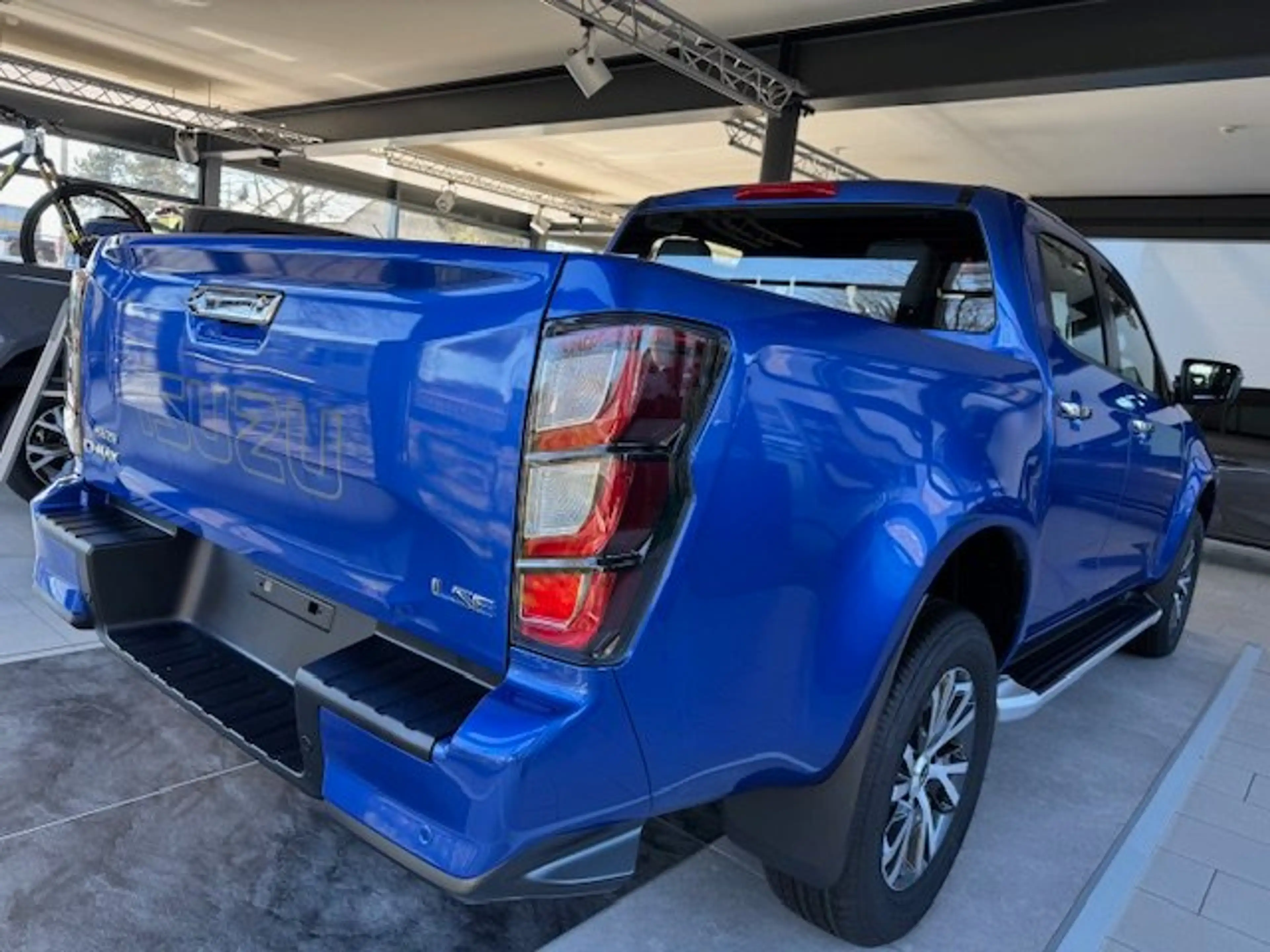 Isuzu D-Max Double Cab LSE 4WD Automatik — photo 3