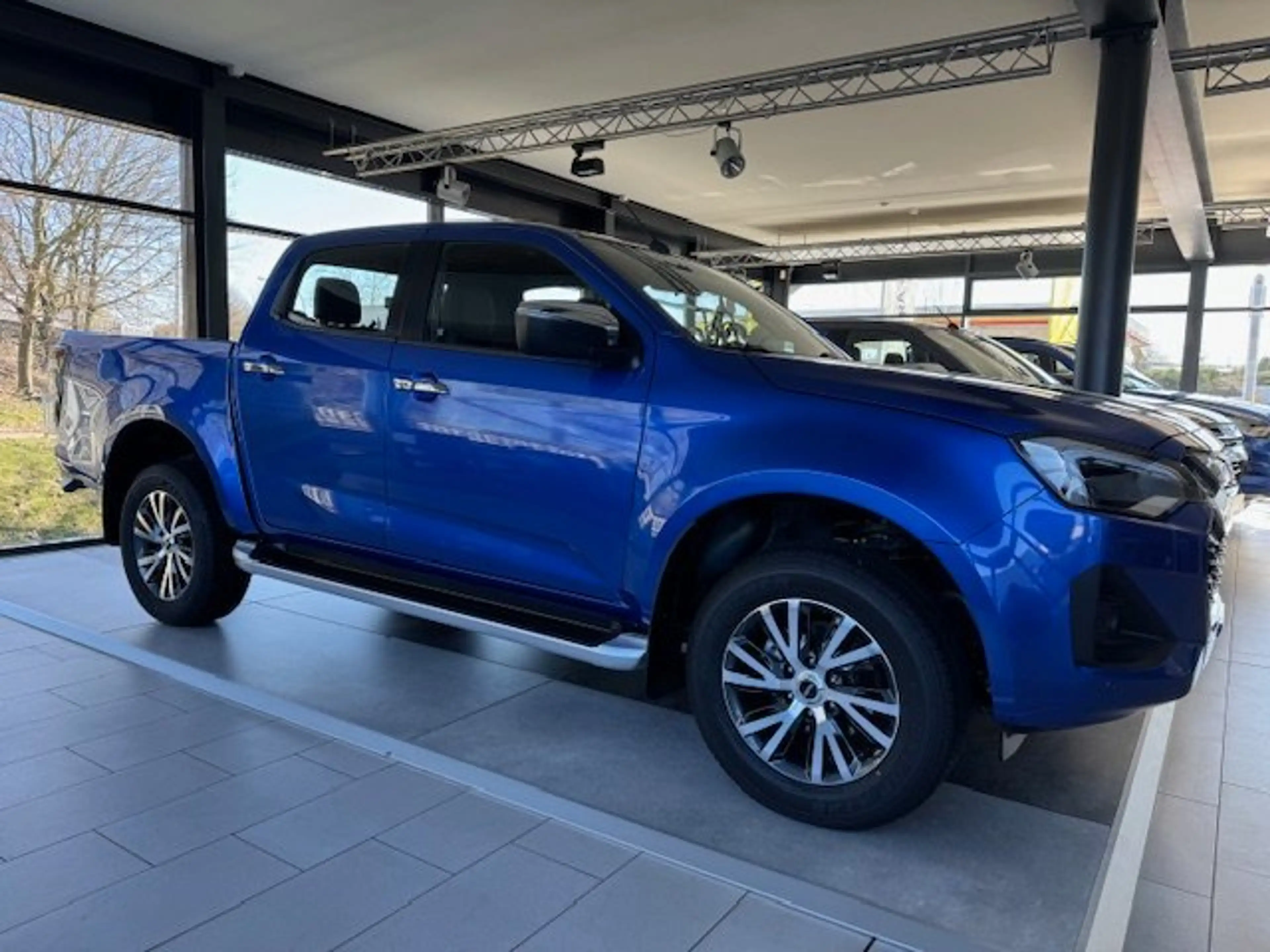 Isuzu D-Max Double Cab LSE 4WD Automatik — photo 2
