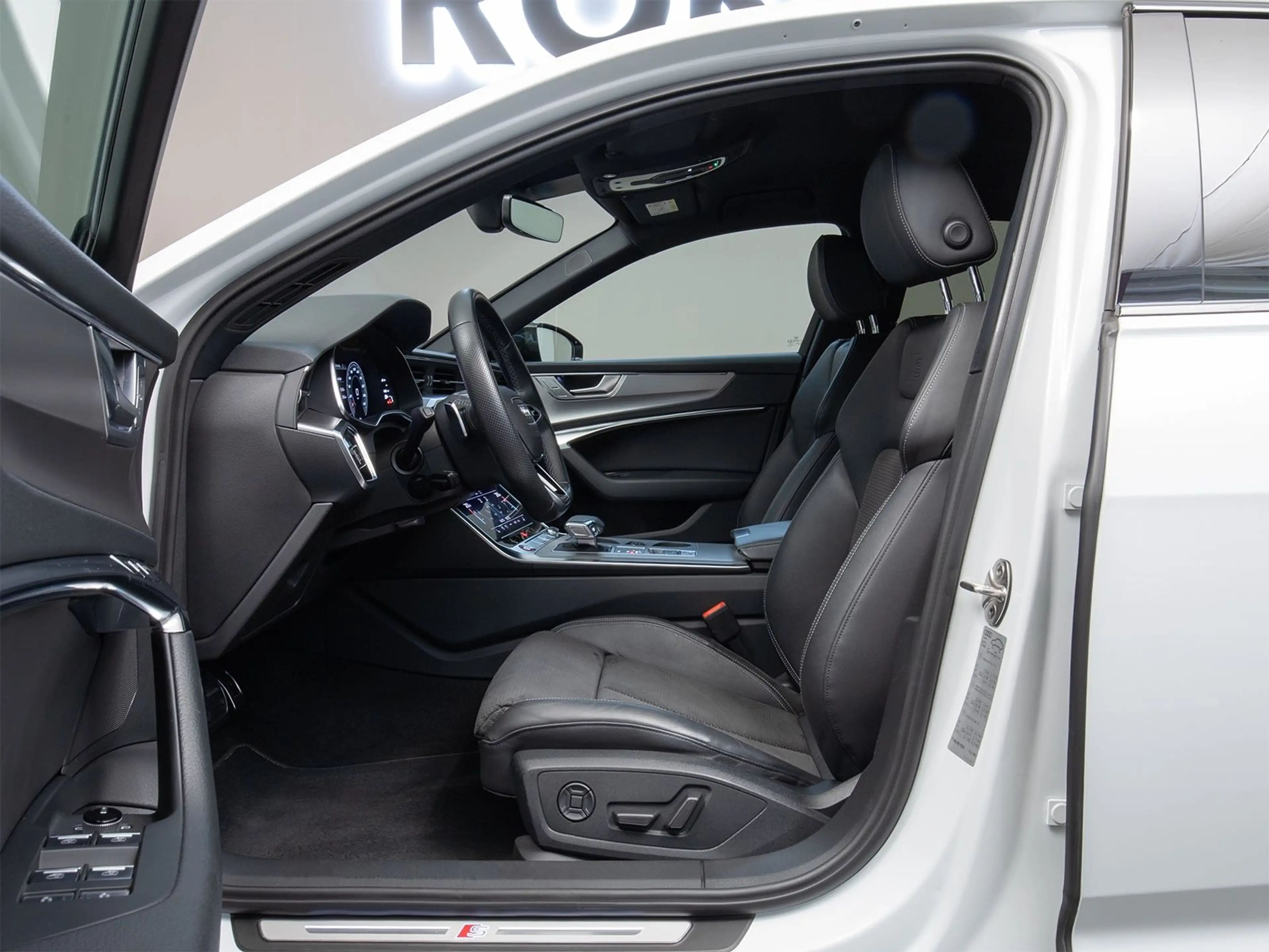 Audi S6 Matrix 360°Leder B&O Memory 21"AkustikGlas. — photo 11