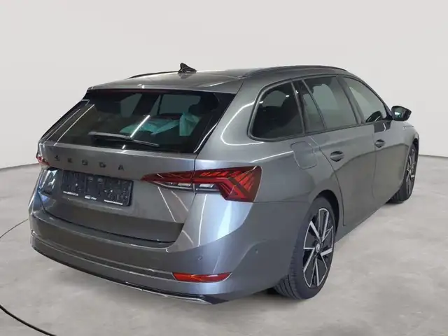 Skoda Octavia view 4