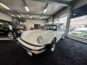 911 Turbo (930)