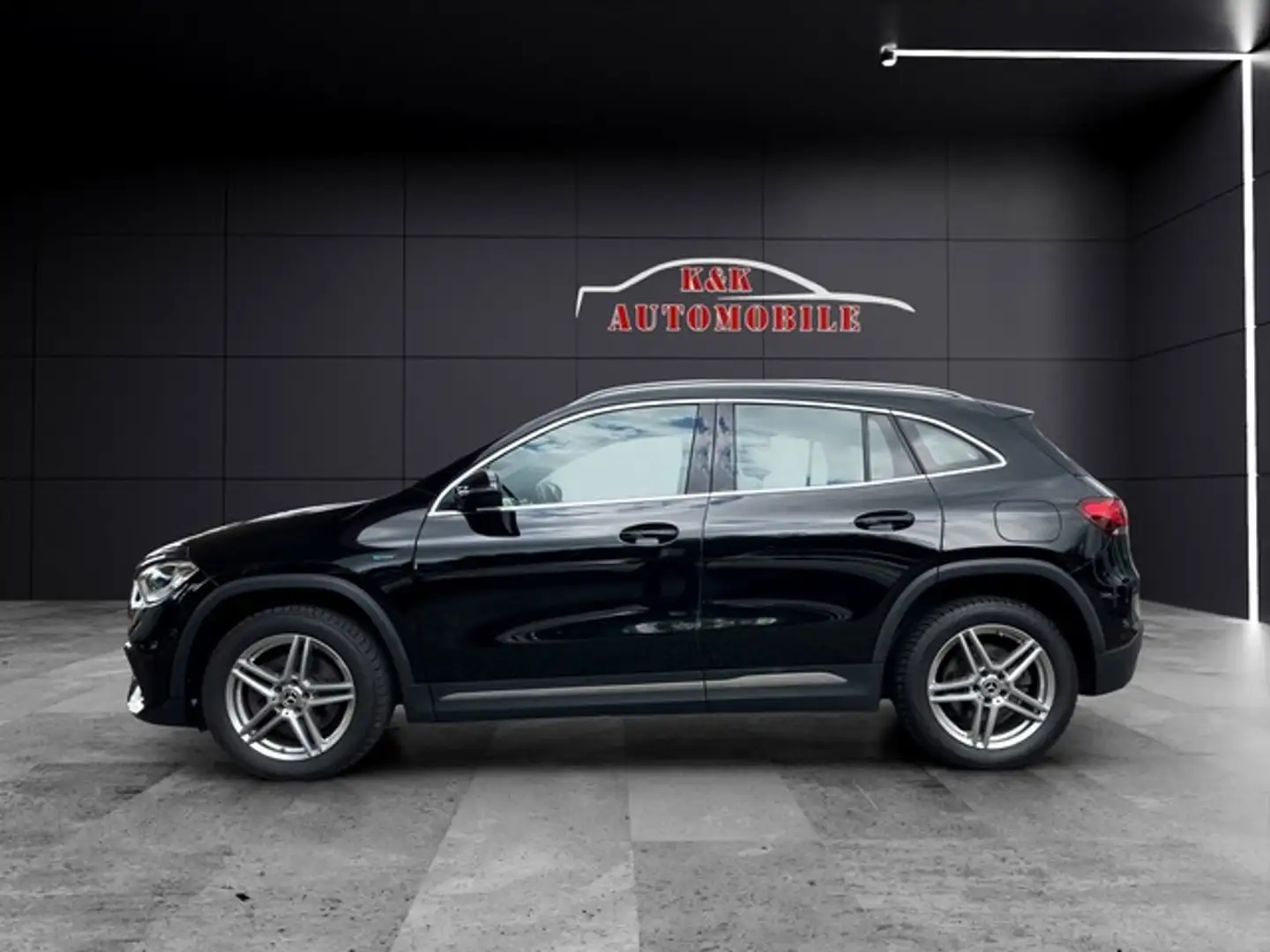 Mercedes-Benz GLA 250 e AMG/NAVIGATION/PDC/DISTRONIC Noir - 2