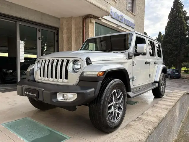 Jeep Wrangler Unlimited 2.0 PHEV ATX 4xe Sahara Overland.