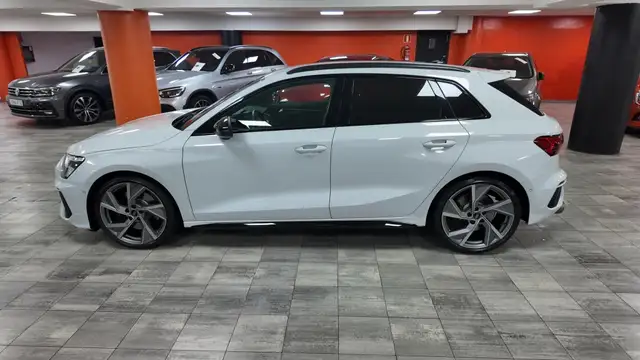 Audi S3 view 3