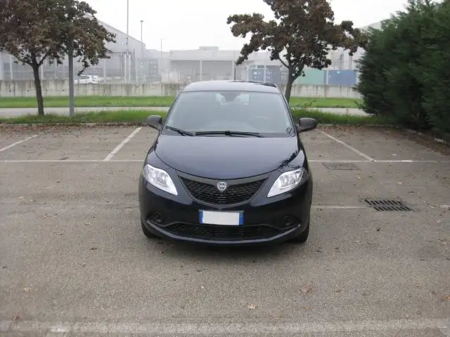 Lancia Ypsilon 1.2 Silver ecochic Gpl 69cv (€206,63x72)