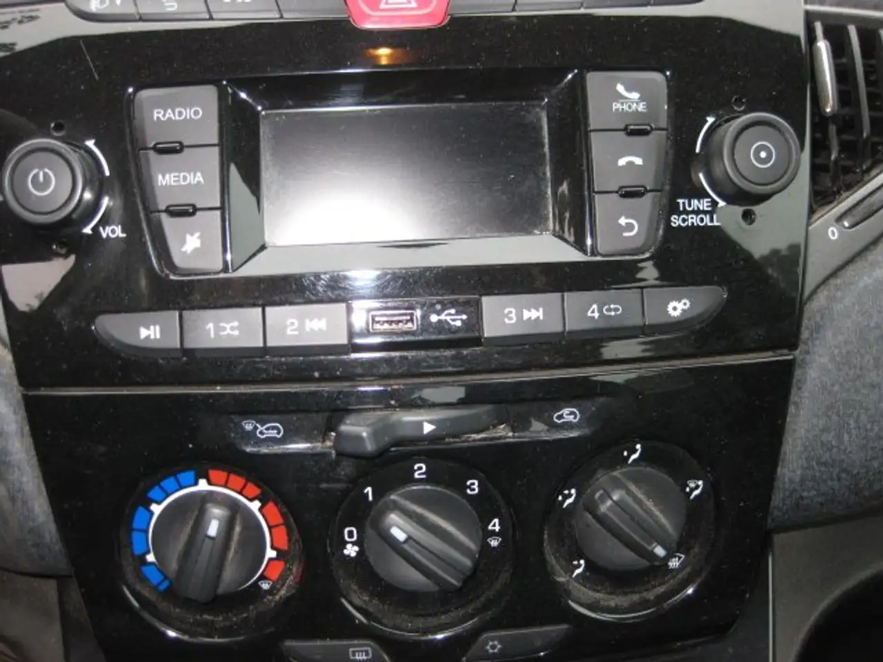 Lancia Ypsilon 2021 — фото 11