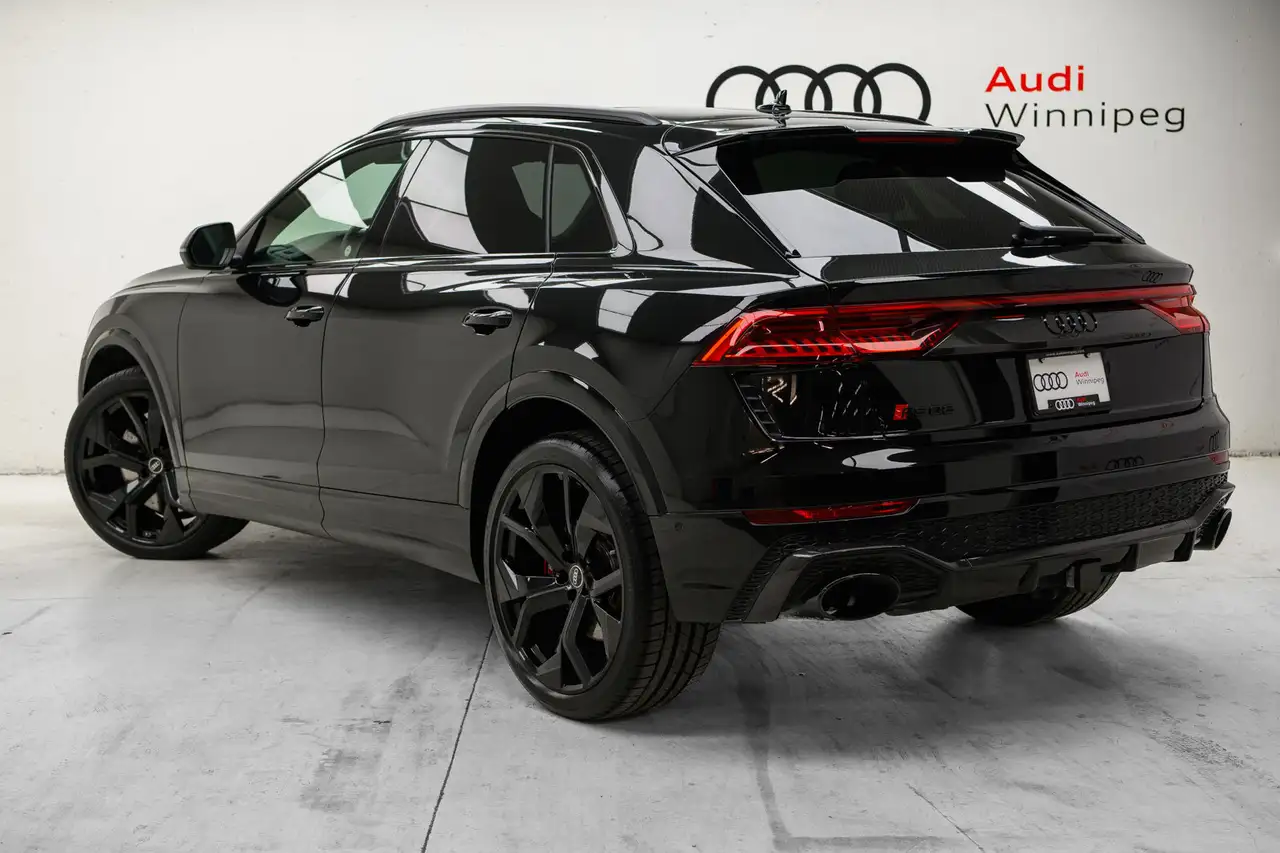 Audi RS Q8 снимка Audi RS Q8