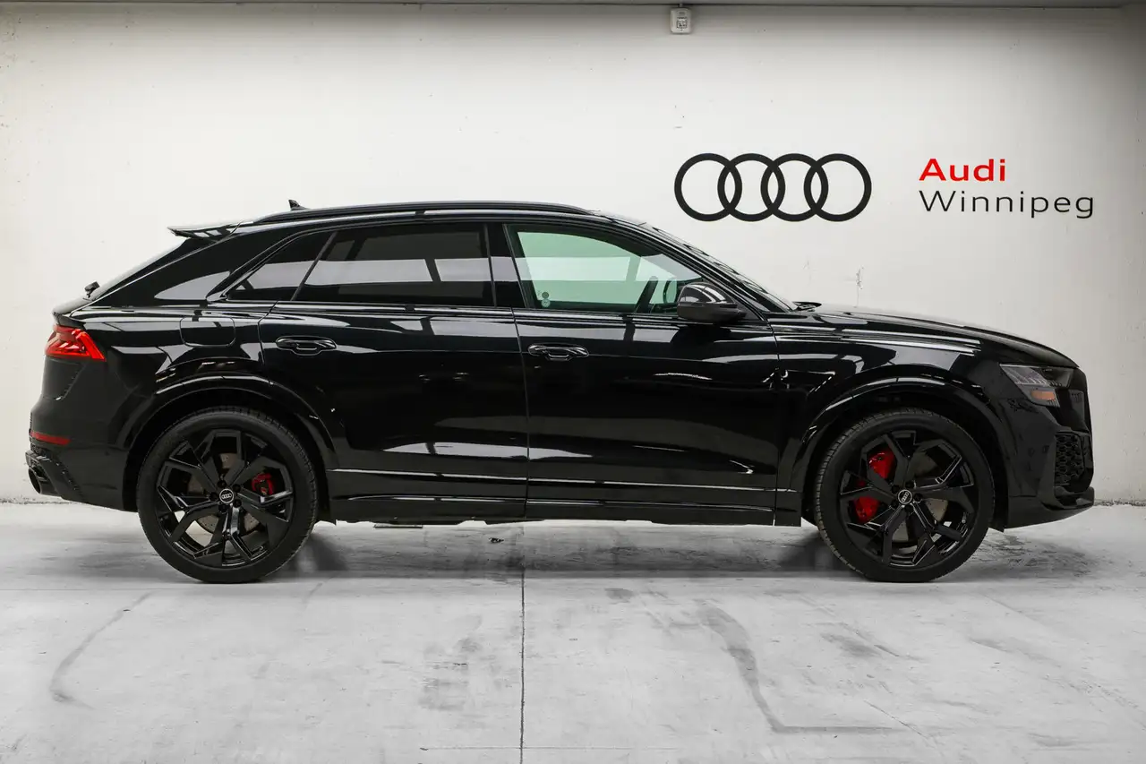 Audi RS Q8 снимка Audi RS Q8