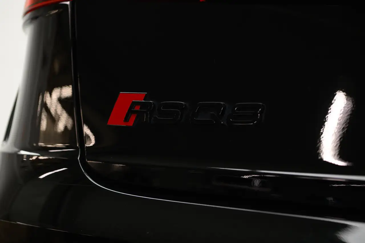 Audi RS Q8 снимка Audi RS Q8