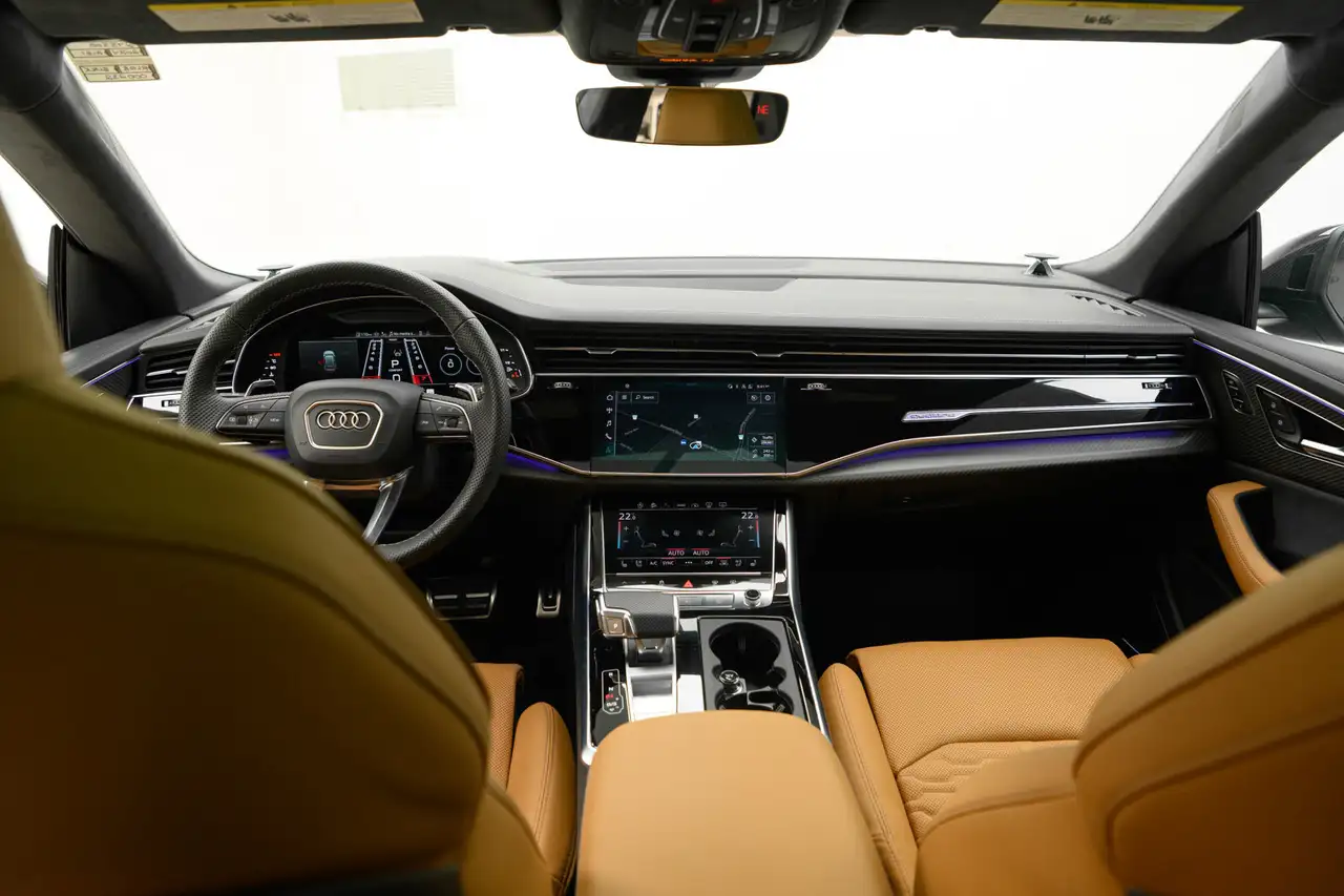 Audi RS Q8 снимка Audi RS Q8