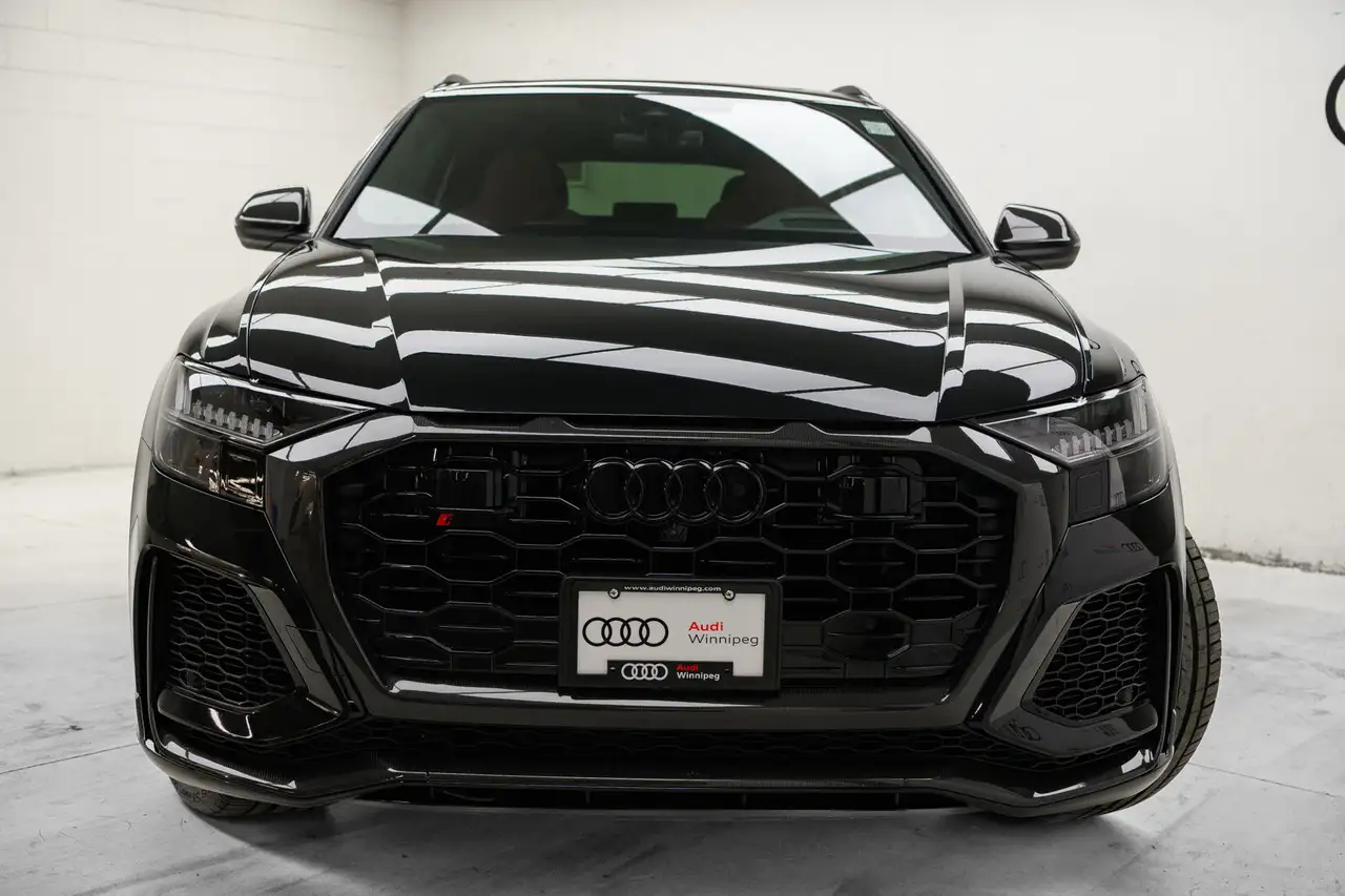 Audi RS Q8 снимка Audi RS Q8