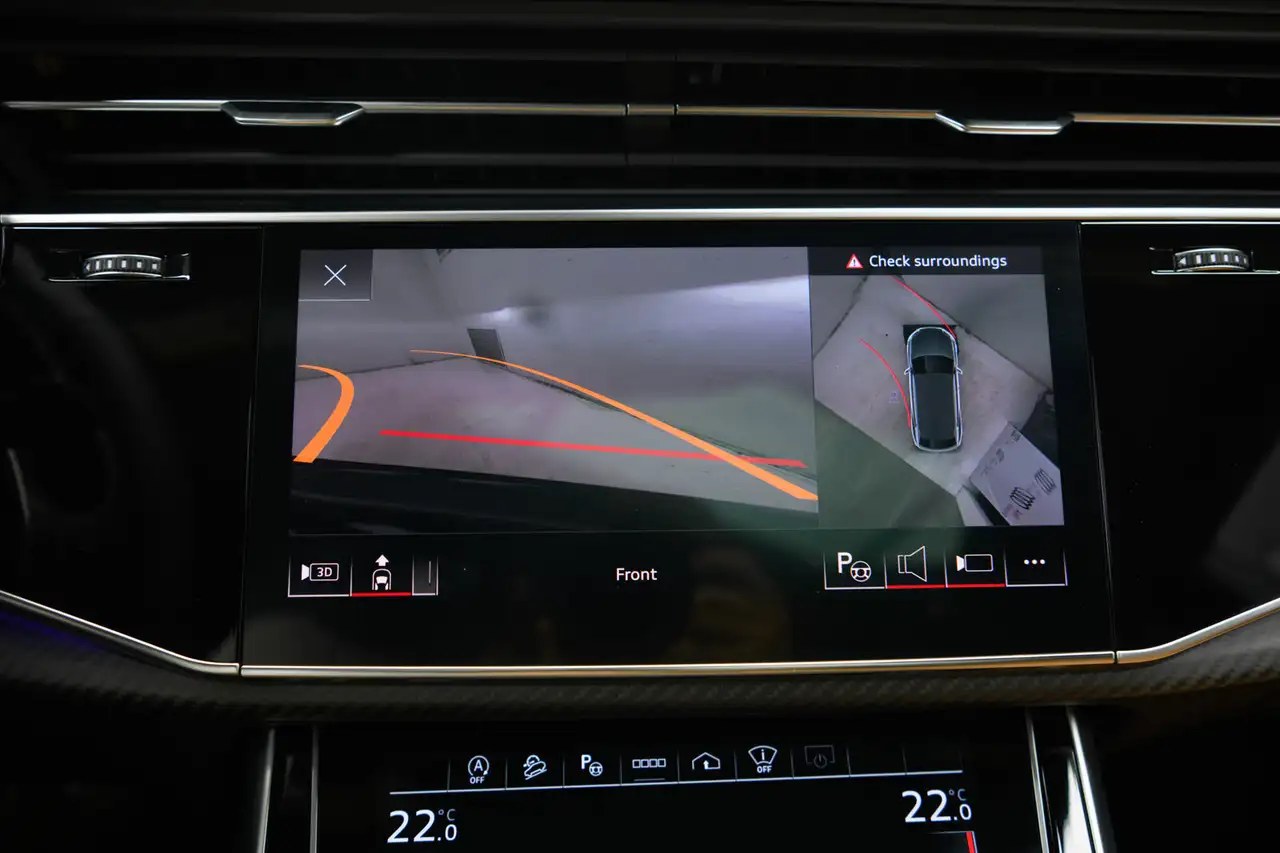 Audi RS Q8 снимка Audi RS Q8