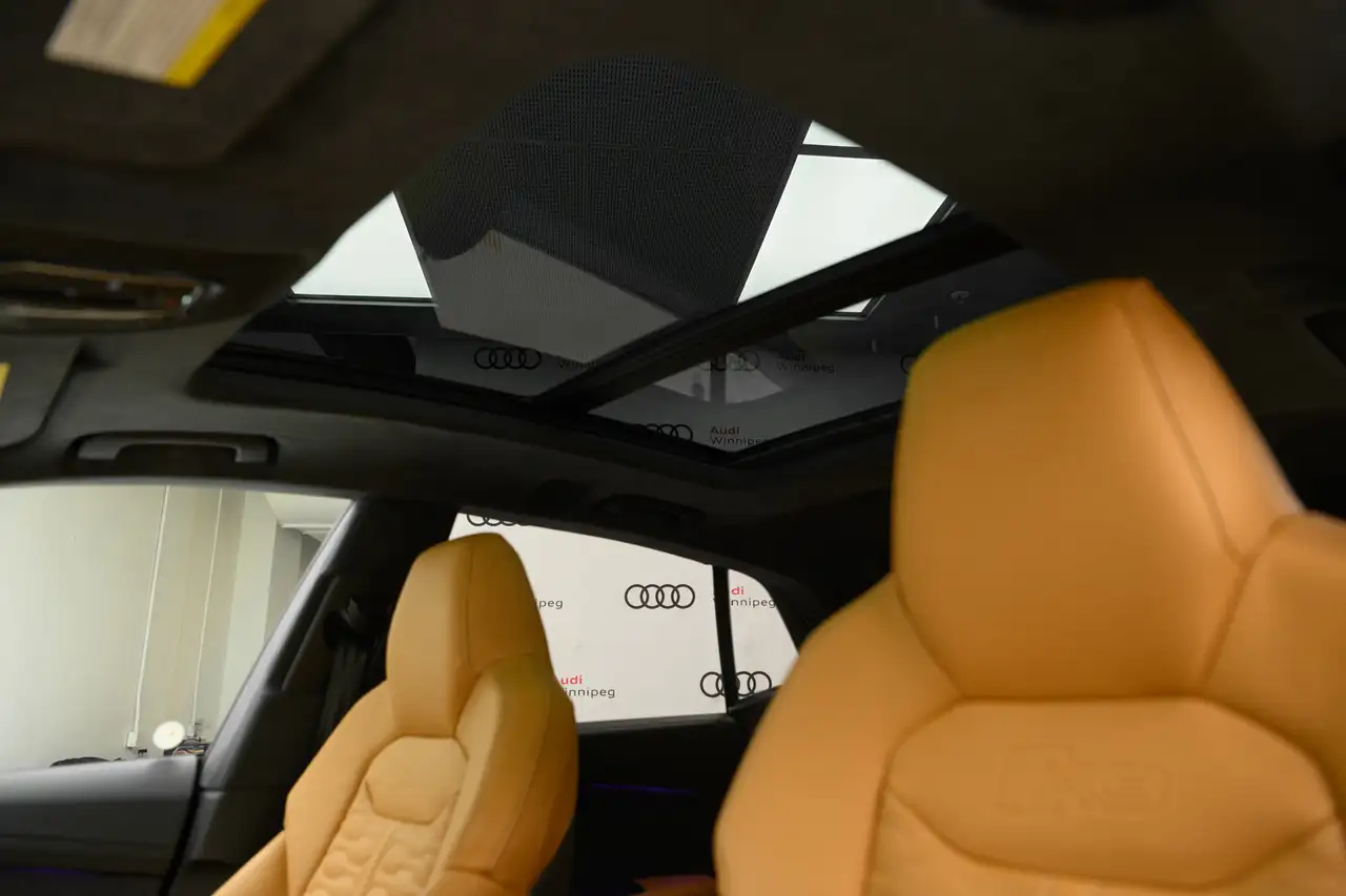Audi RS Q8 снимка Audi RS Q8