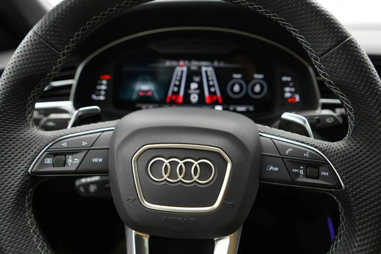 Audi RS Q8 снимка Audi RS Q8