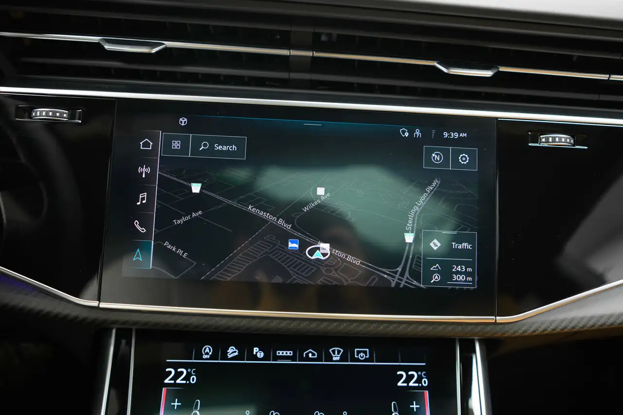 Audi RS Q8 снимка Audi RS Q8