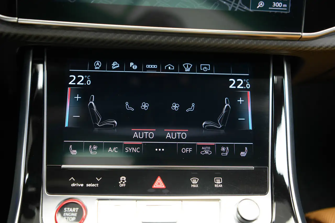 Audi RS Q8 снимка Audi RS Q8