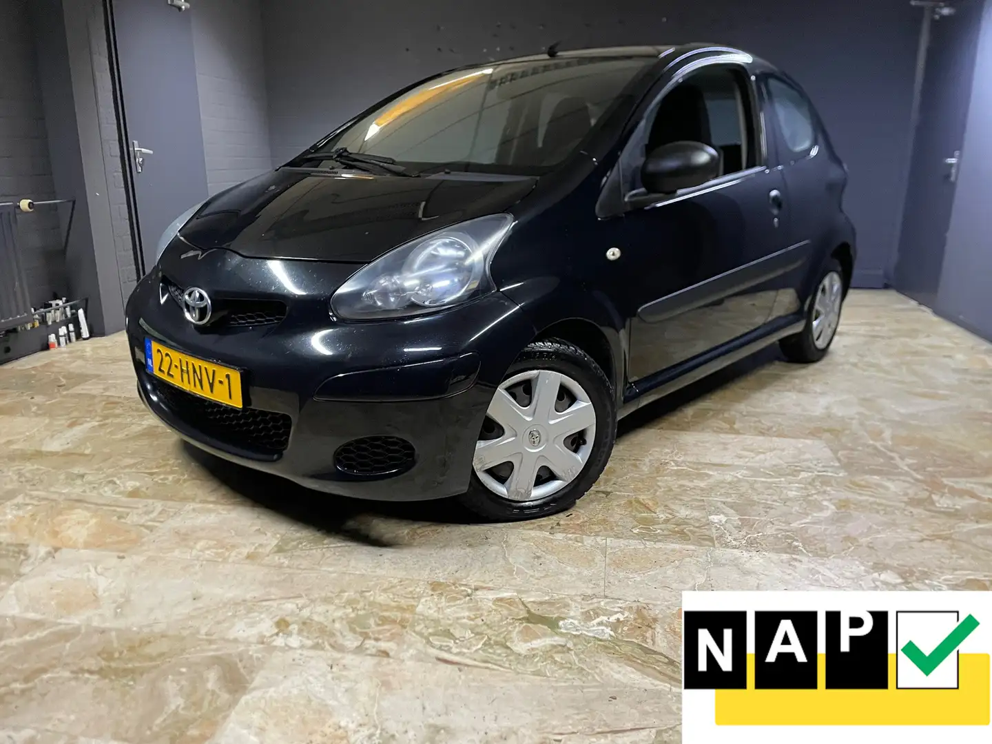 Toyota Aygo 1.0-12V Access Airco Noir - 1