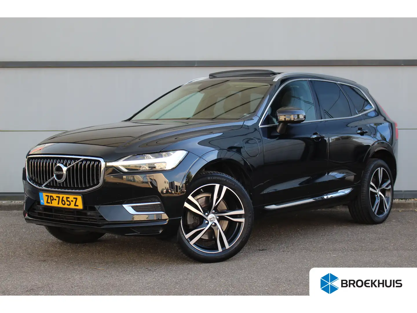 Volvo XC60 2.0 T8 407 PK Twin Engine AWD Inscription | Luchtv Schwarz - 1