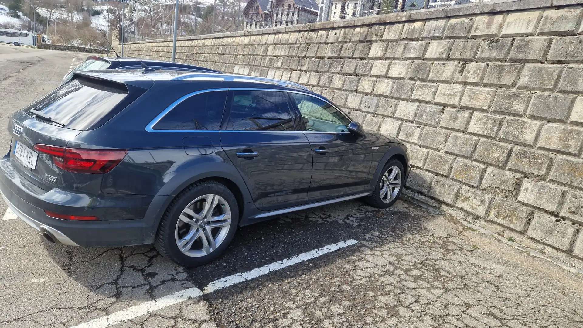 Audi A4 allroad Q-ultra 2.0TFSI unlimited edition S-T MH - 1