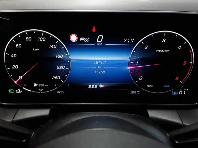 Mercedes-Benz GLC view 11