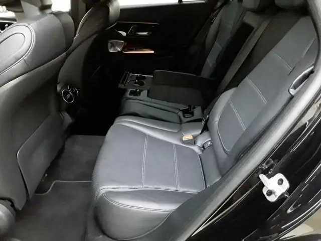 Mercedes-Benz GLC view 13