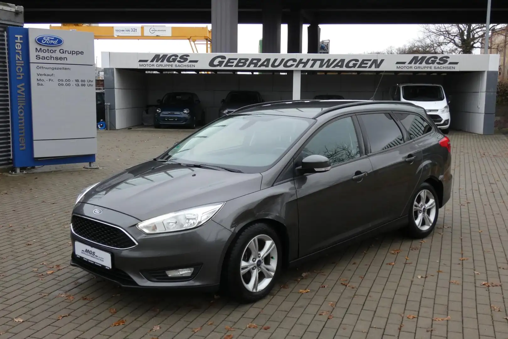 Ford Focus 1.5 'Business' #NAVI #PDC #SITZHZG Grau - 2