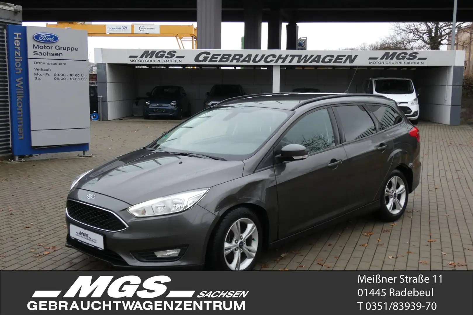 Ford Focus 1.5 'Business' #NAVI #PDC #SITZHZG Grau - 1