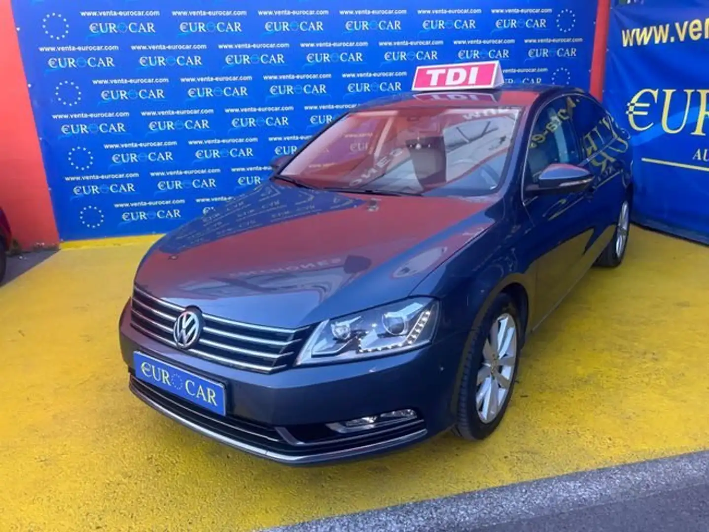 Volkswagen Passat 2.0TDI Highline BMT Grau - 1